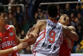 转折点斯图加特伤情更新，CBA季后赛集结日攻防权衡，悬念犹存，团队化学反应显著的简单介绍